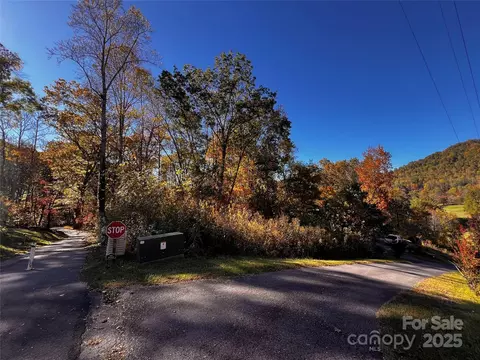00 Club 2 Dr #2, Canton, NC 28716