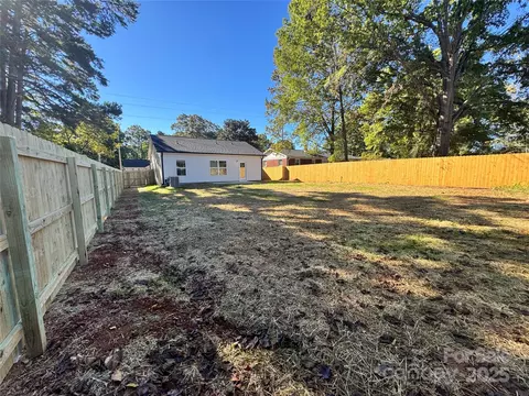 Exterior - 2109 Confederate St, Monroe, NC 28110 photo 2 of 2
