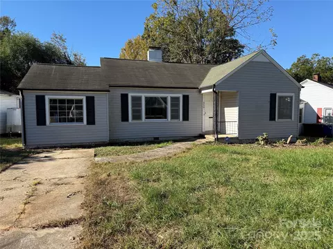 520 Margaret Dr, Statesville, NC 28677