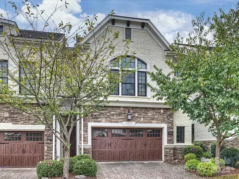 5014 Vernet Ln, Charlotte, NC 28210