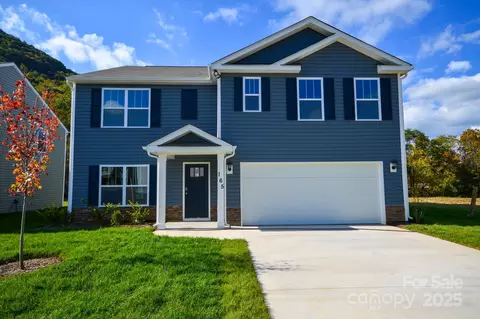 165 Creekwalk Ln, Waynesville, NC 28785