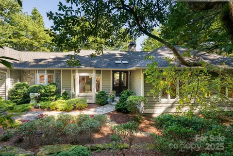 175 Old Hillside Ln, Flat Rock, NC 28731
