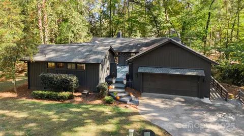 2 Crowders Rdg, Clover, SC 29710