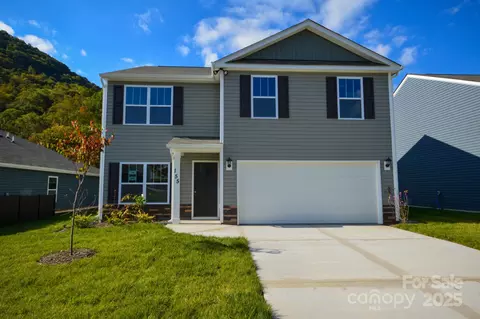111 Creekwalk Ln, Waynesville, NC 28785
