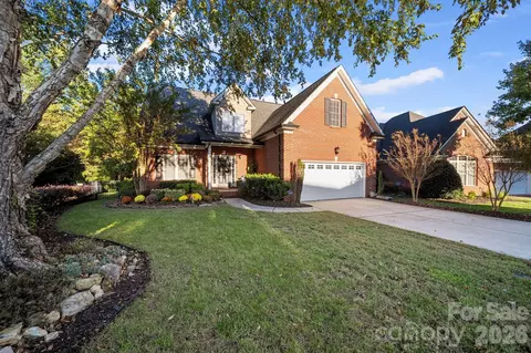 5310 Old Course Dr, Cramerton, NC 28032