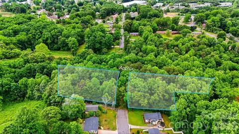 7 Th Se St SE, Hickory, NC 28602