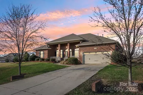 153 Nesting Quail Ln, Mooresville, NC 28117