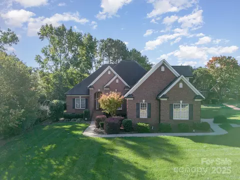 3701 Sand Wedge Dr, Gastonia, NC 28056