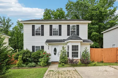 719 Dawn Cir, Charlotte, NC 28213