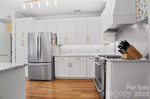 Kitchen - 811 4th Ne St NE, Conover, NC 28613 photo 2 of 5