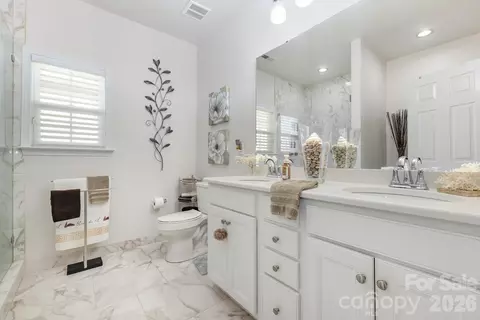Bath - 881 Platinum Dr, Fort Mill, SC 29708 photo 2 of 3