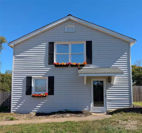 124 Maiden Ln, Forest City, NC 28043