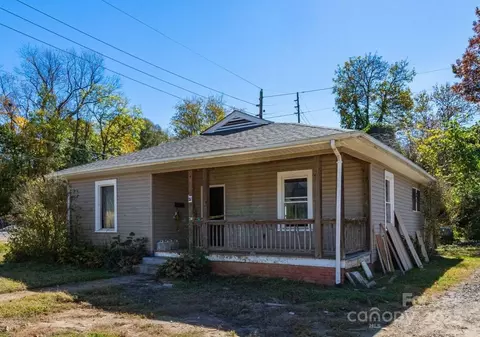 156 Edwards Ave, Swannanoa, NC 28778