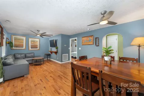 141 Willets Point Blvd, Nebo, NC 28761