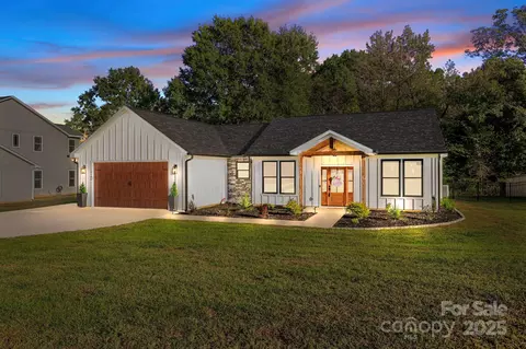 27706 Taylor Ln, Albemarle, NC 28001