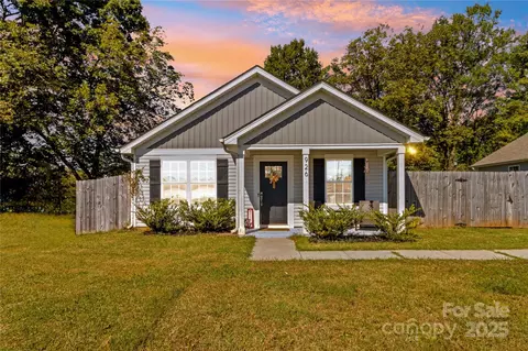 926 Winston Ave, Statesville, NC 28677