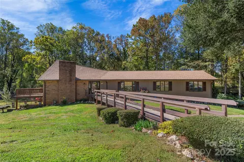 1109 Hemlock Dr, Shelby, NC 28150