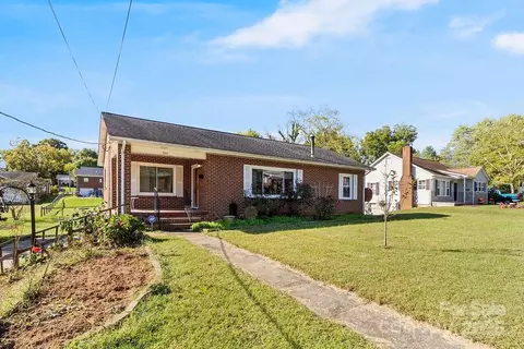 209 Park St, Morganton, NC 28655