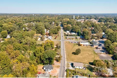 822 S Main St, Belmont, NC 28012
