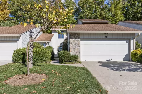 111 Cloverleaf Ln, Asheville, NC 28803