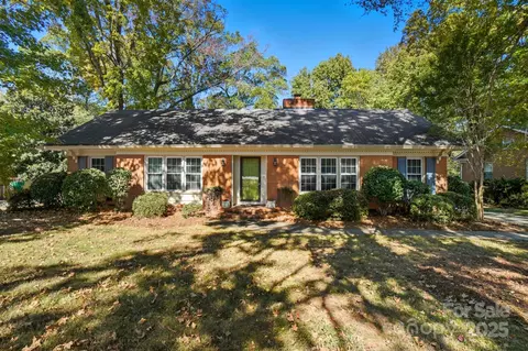 5926 Sharon Rd, Charlotte, NC 28210