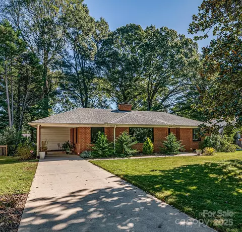 4243 Castlewood Rd, Charlotte, NC 28209