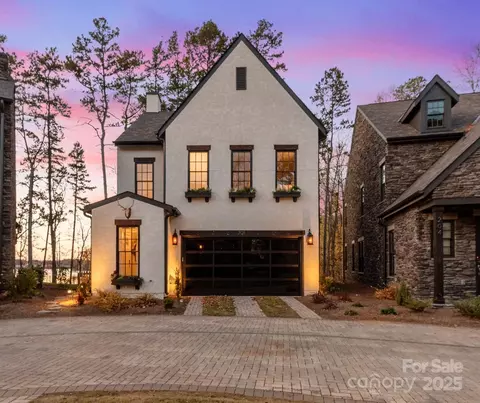 208 Ambleside Village Ln, Davidson, NC 28036