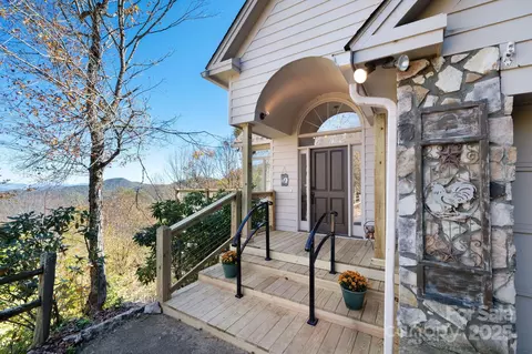 481 Overlook Dr, Mars Hill, NC 28754