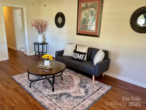 Living - 1048 Tec Rd, Cheraw, SC 29520 photo 2 of 2