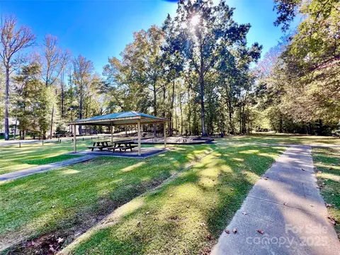 000 Riveroaks Ln, Lancaster, SC 29720 photo 5