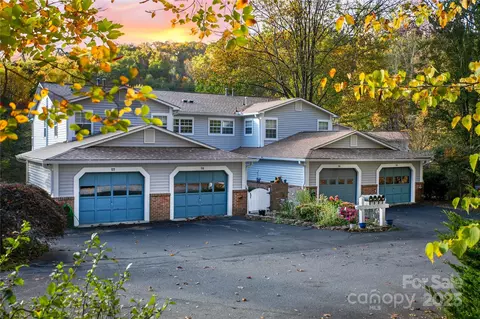110 Lakeview Ct, Brevard, NC 28712