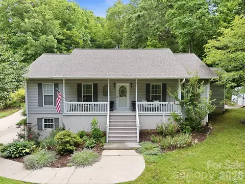 124 Lytle Cove Rd, Swannanoa, NC 28778