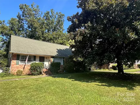 5014 Currituck Dr, Charlotte, NC 28210