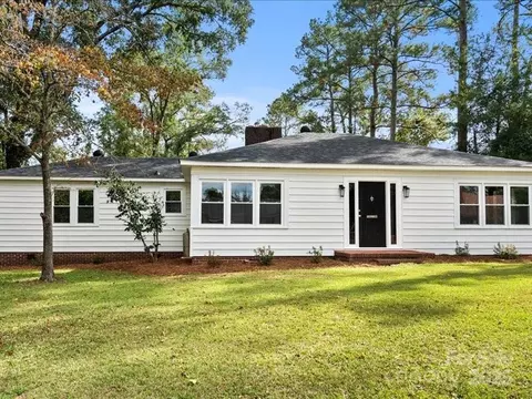 37 Lynn Ave, Cheraw, SC 29520
