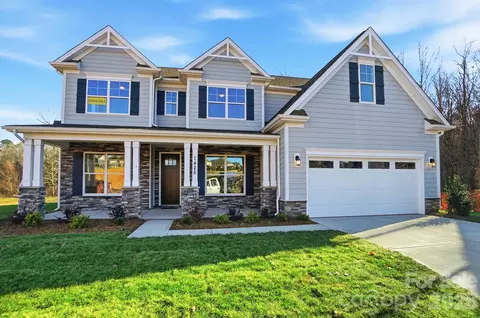 1425 Knob Creek Dr, Gastonia, NC 28054