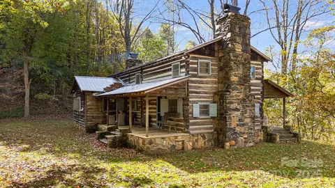 2395 Hortons Creek Rd, Burnsville, NC 28714