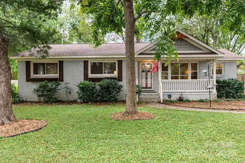 1116 Farrior Dr, Charlotte, NC 28215