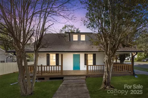 1000 Caldwell St, Statesville, NC 28677
