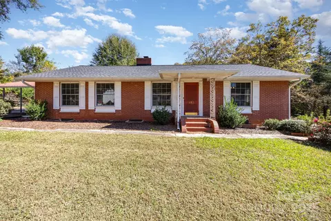 412 S Main St, Mocksville, NC 27028