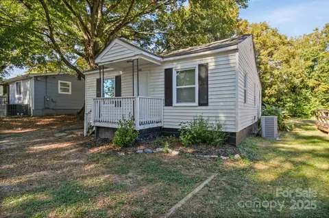 1426 Beechwood Dr, Gastonia, NC 28052