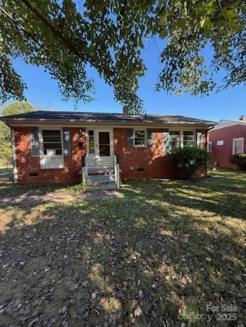 309 Hillside Dr, Lexington, NC 27295
