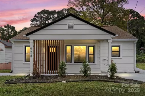 928 N Highland St, Gastonia, NC 28052