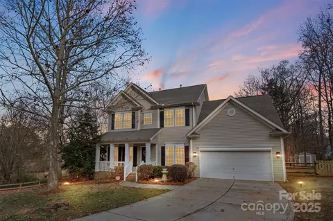 2805 Cross Tie Ln, Matthews, NC 28105