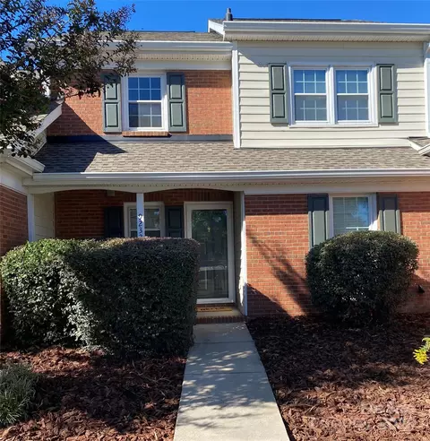 9232 N Vicksburg Park Ct, Charlotte, NC 28210