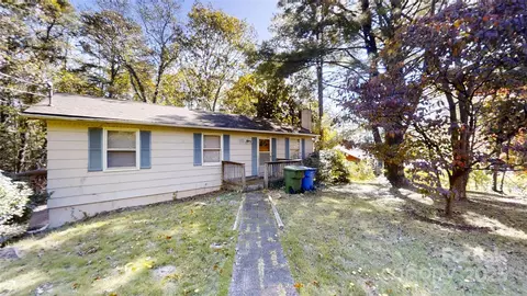 111 Cisco Rd, Asheville, NC 28805