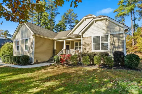 121 Skip Jack Point Ct, Mooresville, NC 28117