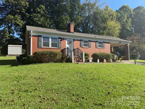 1015 8th Sw Ave SW, Conover, NC 28613 photo 2