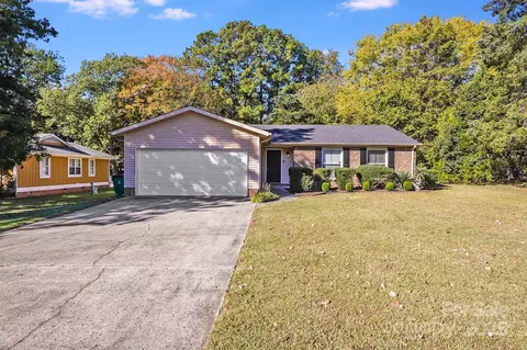5832 Carpenter Dr, Charlotte, NC 28226