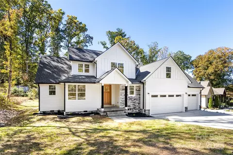 1871 Lynmore Dr, Sherrills Ford, NC 28673