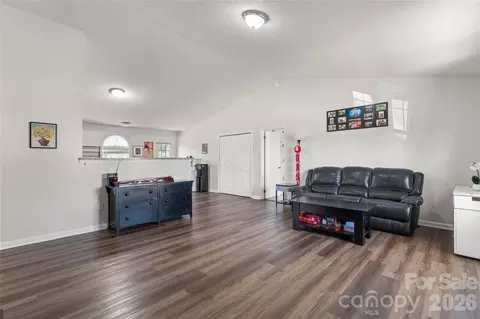 1009 Braxton Dr, Concord, NC 28025
